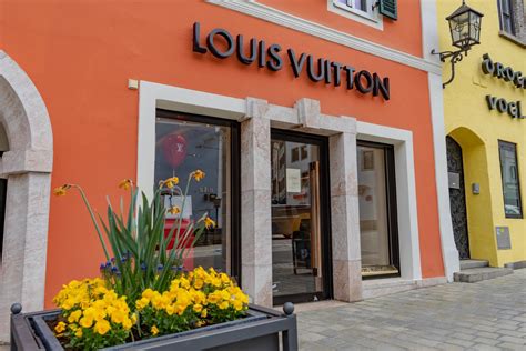 louis vuitton kitzbühel öffnungszeiten|Louis Vuitton Kitzbuhel Store in Kitzbühel, Austria .